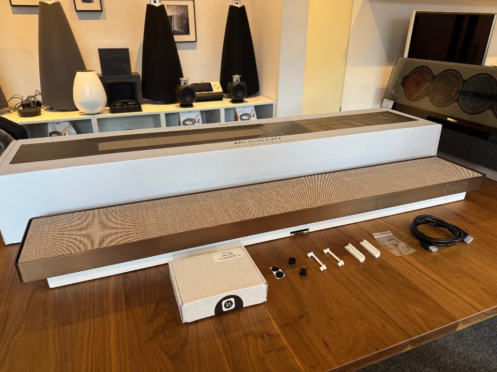 Beosound Stage soundbar | Bronze Tone | B&O Bang en Olufsen, Ophalen, Info@bang-olufsen.dk, Zo goed als nieuw, Bluetooth