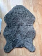 Grijs schapenvacht kleed, Huis en Inrichting, Stoffering | Tapijten en Kleden, Ophalen of Verzenden, Zo goed als nieuw, 50 tot 100 cm