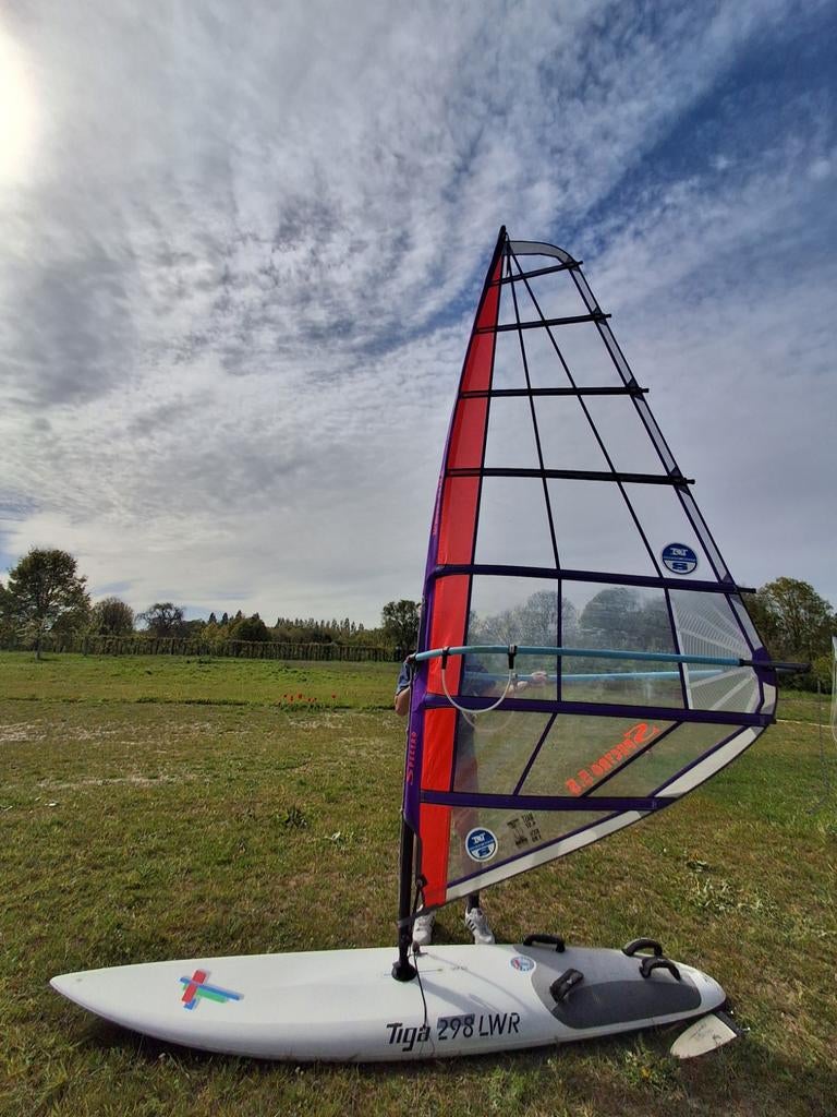 Windsurfset Tiga 298 met North Sail 5.5 zeil, Watersport en Boten, Windsurfen, Ophalen, 250 tot 300 cm, Met vin(nen), Complete set