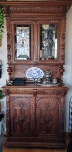 Antieke Mechelse kast met glas-in-lood, Ophalen