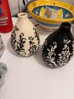 Set van 2 vazen, zwart en wit met bloemmotief, Ophalen, Gebruikt, Zwart, Aardewerk of Porselein