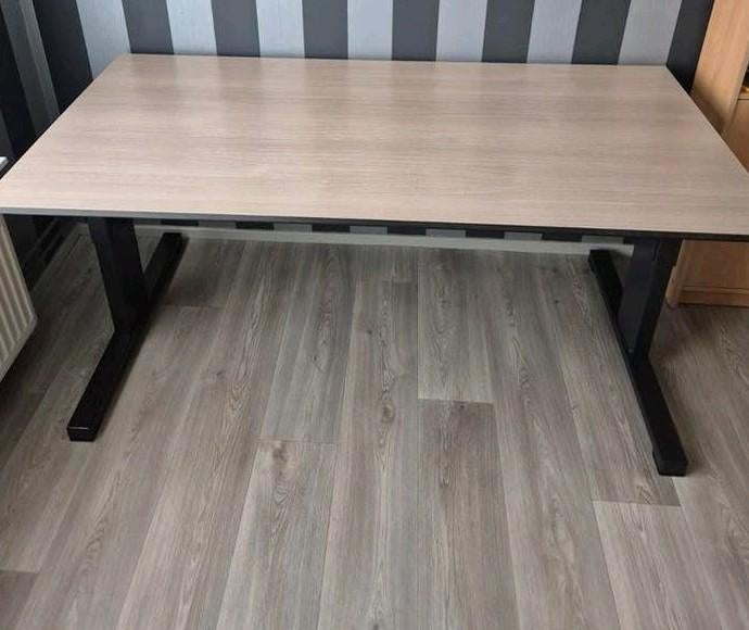 Bureau t.e.a.b. kantoorkwaliteit, handm. verstelbaar, 80x160, Ophalen, Zo goed als nieuw