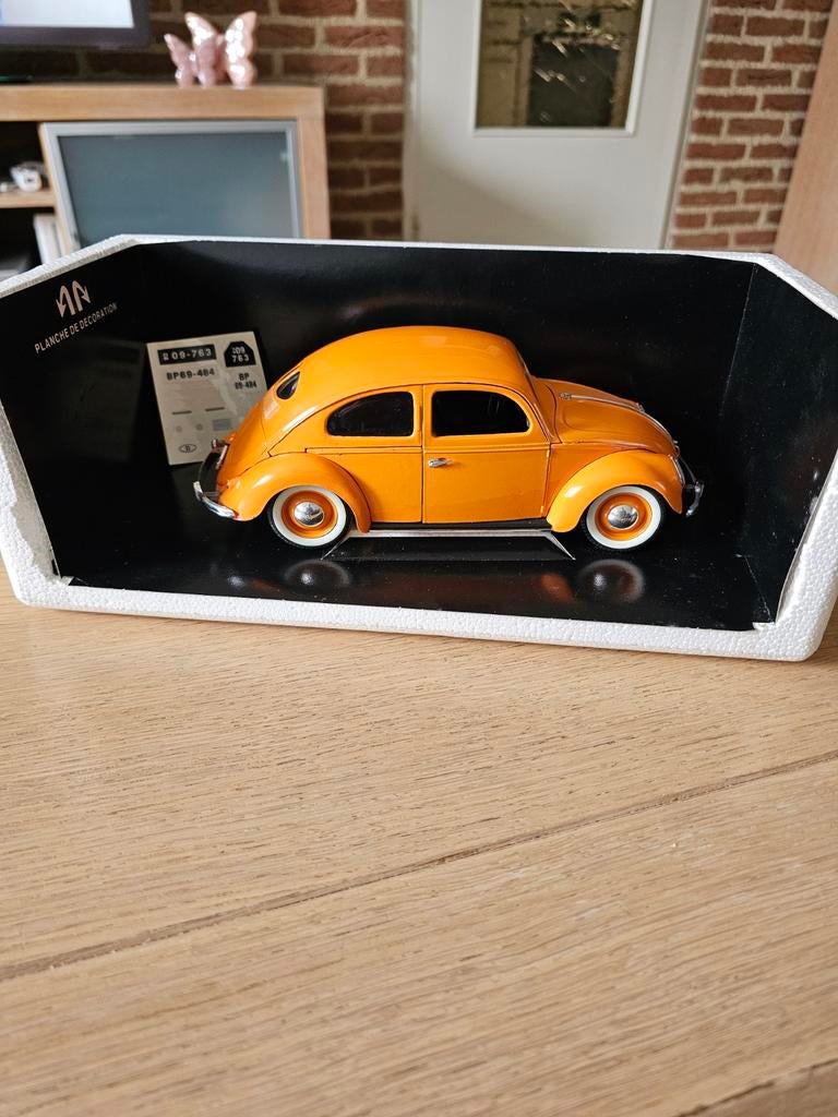 TE KOOP MOOIE SOLIDO VOLKSWAGEN KAFER SCHAAL1:17, Hobby en Vrije tijd, Modelauto's | 1:18, Ophalen of Verzenden, Zo goed als nieuw