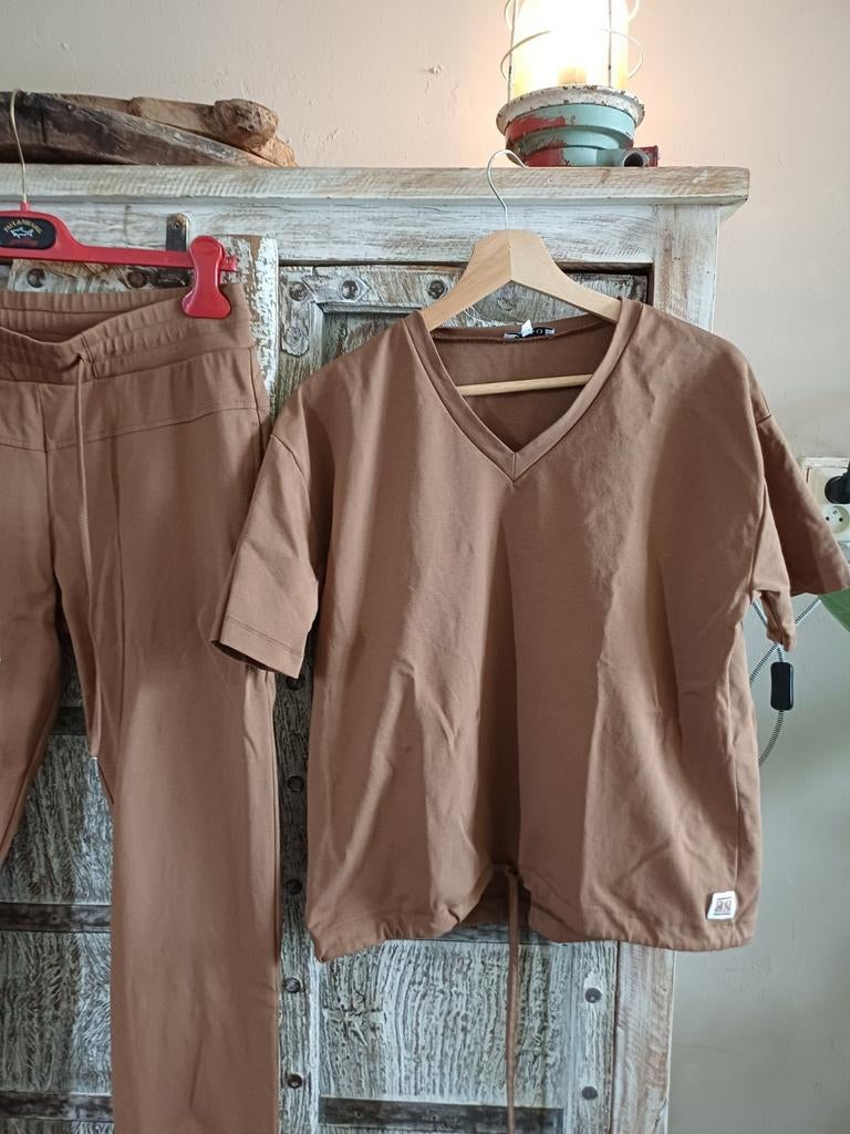Zoso set, bruin top en broek, collectie 2026 M, Ophalen of Verzenden, Zo goed als nieuw, Maat 38/40 (M)