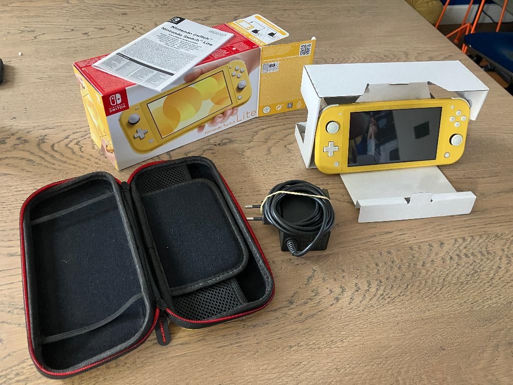 Nintendo Switch Lite Geel, Ophalen of Verzenden, Geel, Zo goed als nieuw