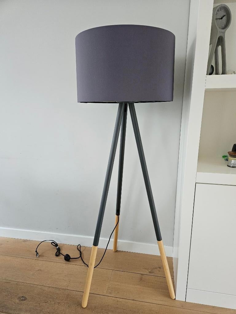 Vloerlamp van Zuiver, Huis en Inrichting, Lampen | Vloerlampen, Gebruikt, 150 tot 200 cm, Hout, Ophalen