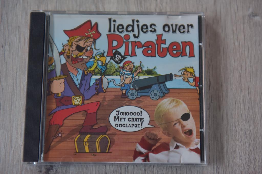 LIEDJES OVER PIRATEN -- PIRATENLIEDJES 14 geweldige nummer, Verzenden, Zo goed als nieuw