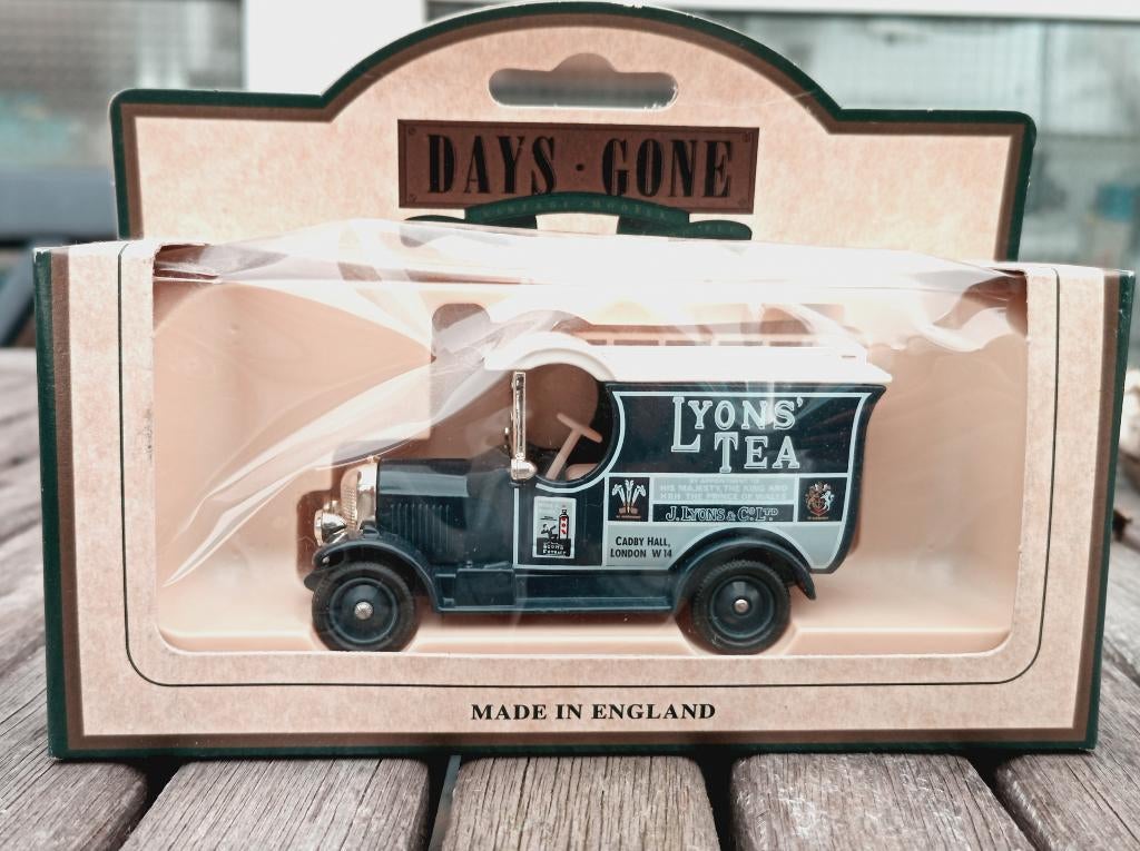 Lledo Days Gone 1926 Morris Bull Nose Lyons' Tea, Ophalen, Nieuw, Auto