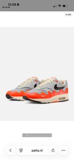 Patta x Nike Air Max 1 Hyper Crimson/Black-Pure Platinum 43, Kleding | Heren, Schoenen, Overige kleuren, Nieuw, Ophalen of Verzenden