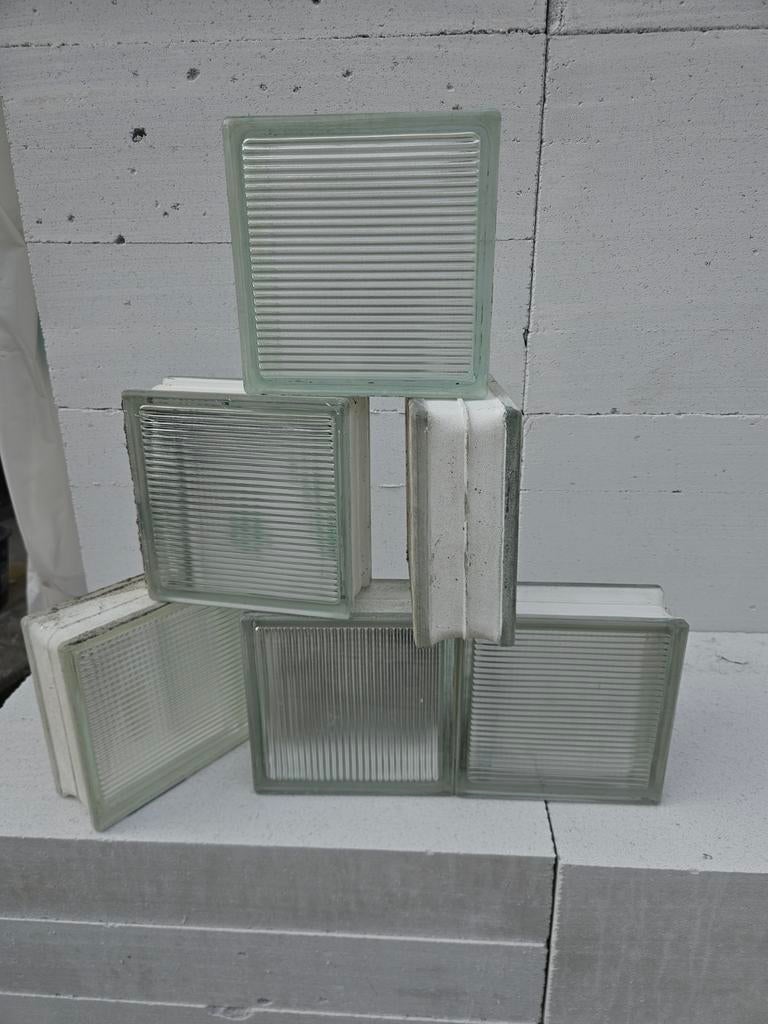 Glazen bouwstenen / glasbakken GELD GAAT NAAR GOEDE DOELEN, Doe-het-zelf en Verbouw, Glas en Ramen, Gebruikt, Overige typen, Minder dan 80 cm