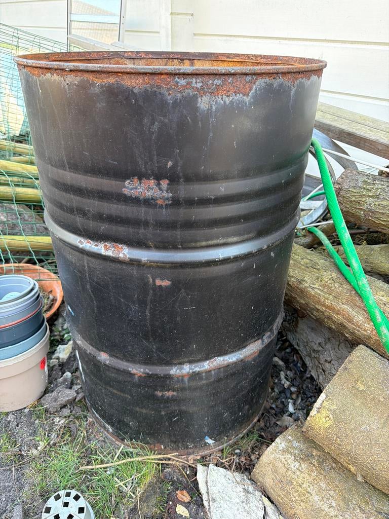 Gebruikte Oliedrum - Ideaal voor opslag of decoratie, Tuin en Terras, Overige Tuin en Terras, Gebruikt, Ophalen