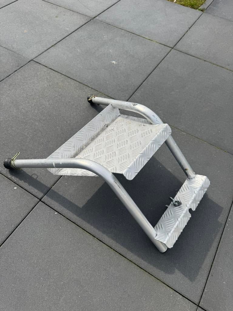 Robuuste ladderafhouder - Veilig en stabiel werken, Doe-het-zelf en Verbouw, Ophalen, Gebruikt, Ladder, Minder dan 2 meter