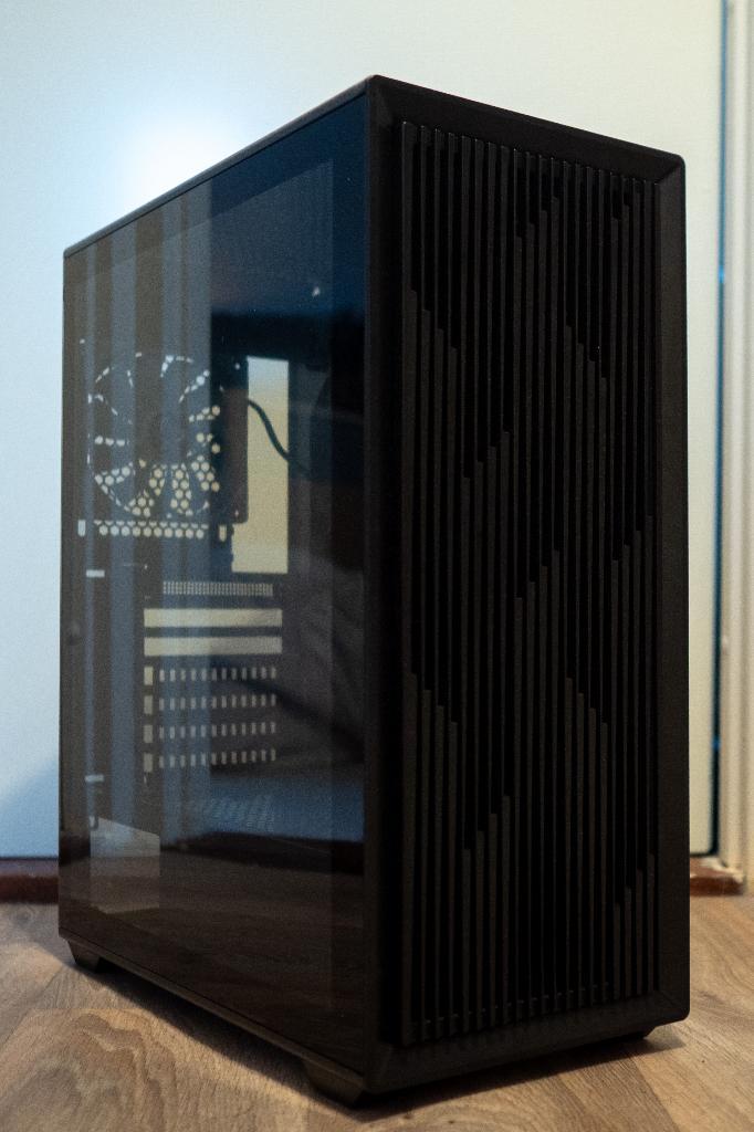 Sharkoon VK2 Behuizing, Computers en Software, Computerbehuizingen, Zo goed als nieuw, Ophalen