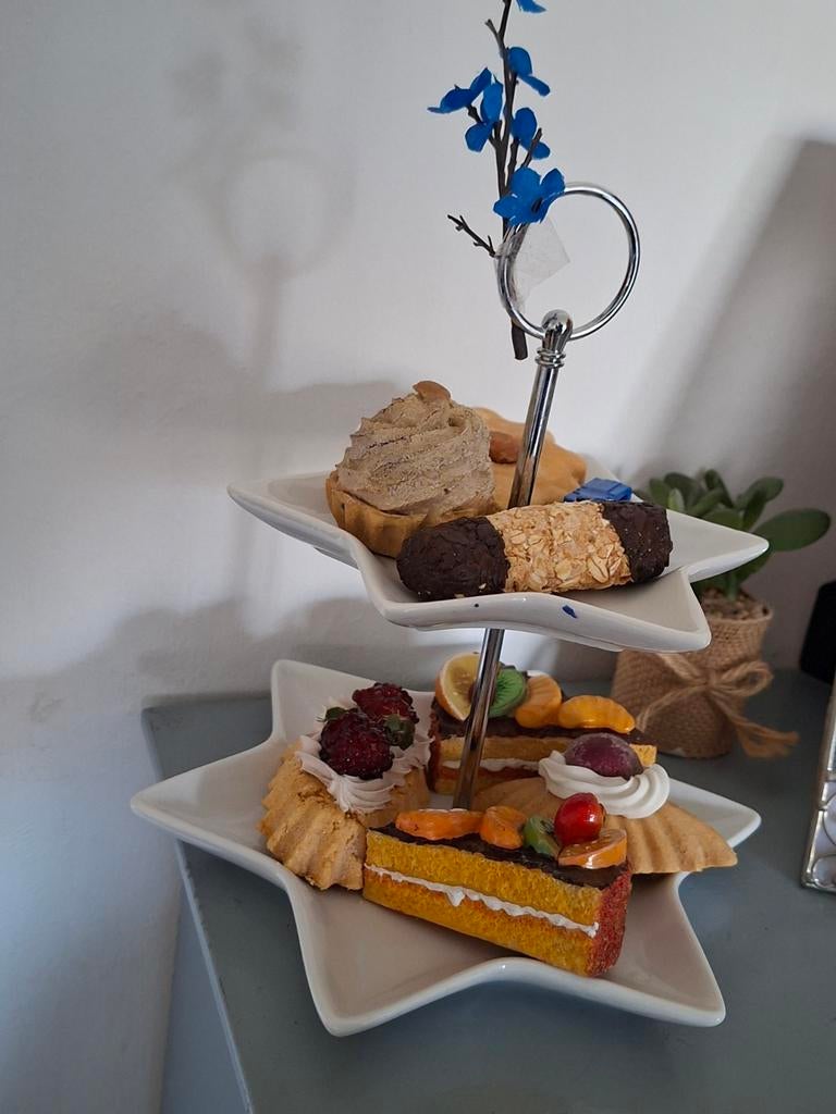 Etagére inclusief taartjes en koekjes, Huis en Inrichting, Woonaccessoires | Etagères, Ophalen, Zo goed als nieuw