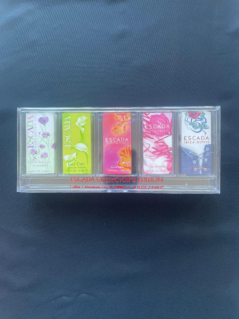 doos met miniatuurzeepjes van  Escada, Doos, Ophalen of Verzenden, Minder dan 40 cm, Nieuw