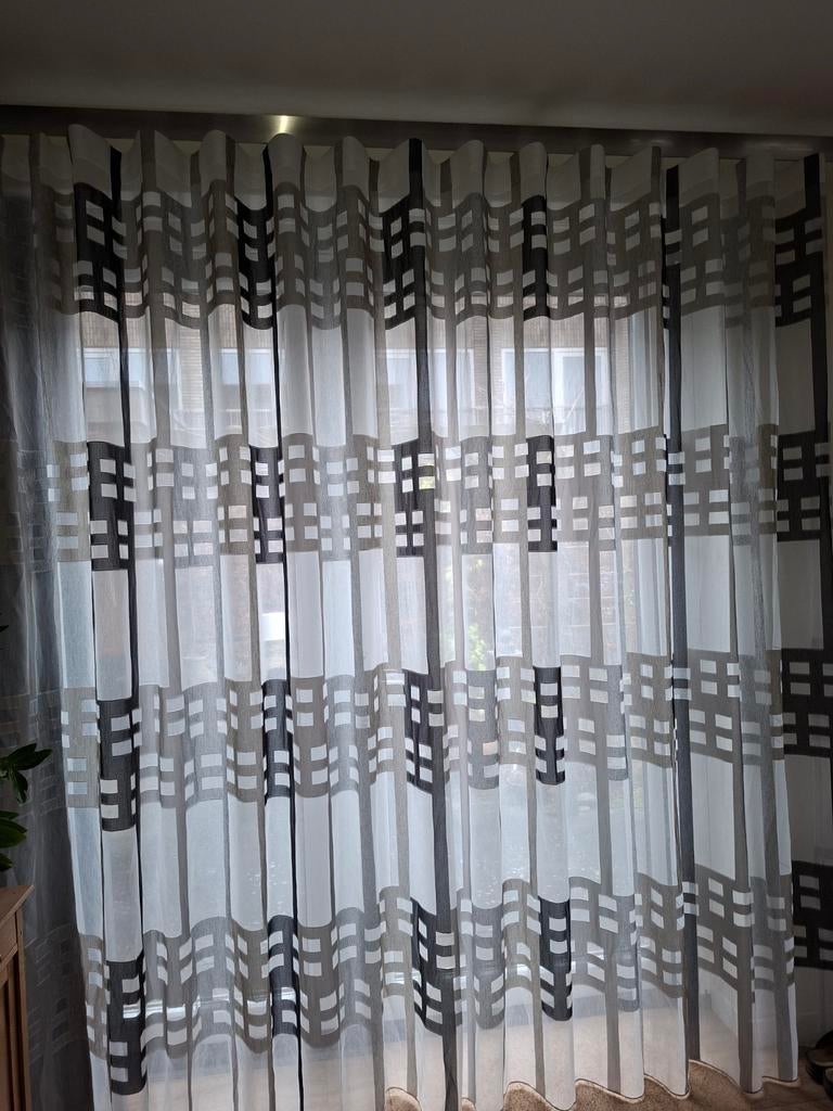 Moderne vitrage met geometrisch patroon, zwart/wit/grijs, 200 cm of meer, Ophalen of Verzenden, 200 cm of meer, Grijs