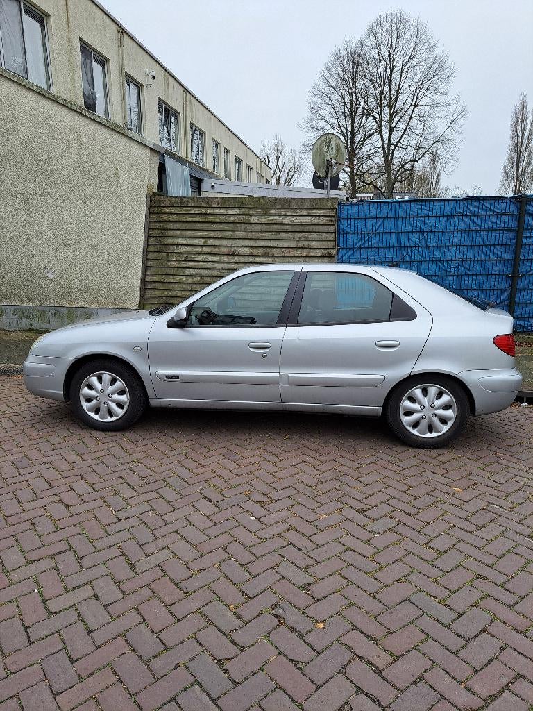 Citroën Xsara 1.4 I 2004 Grijs, Auto's, 15 km/l, 4 cilinders, 49 €/maand, Origineel Nederlands