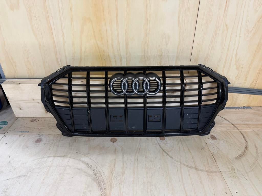 Audi q3 83A grille glans zwart s line orgineel, Auto diversen, Tuning en Styling, Ophalen of Verzenden