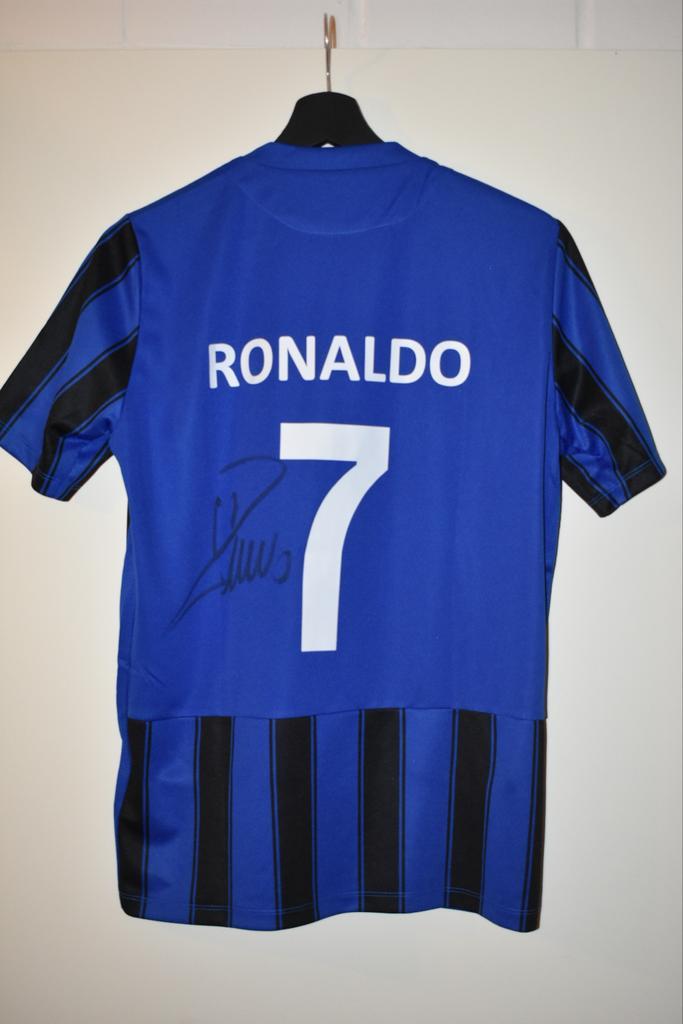 Gesigneerd Ronaldo voetbalshirt - Maat S, Kleding | Heren, Sportkleding, Zo goed als nieuw, Algemeen, Maat 46 (S) of kleiner, Blauw