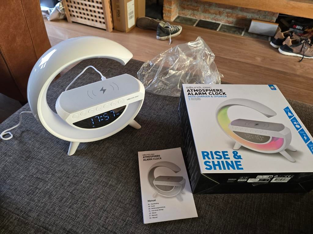 Soundlogic Atmosphere Wekker met Oplader en Speaker, Ophalen of Verzenden, Zo goed als nieuw