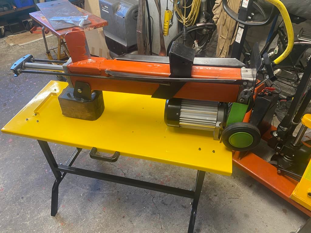 Houtklover 6 ton, Ophalen, Gebruikt, Elektrisch, Liggend