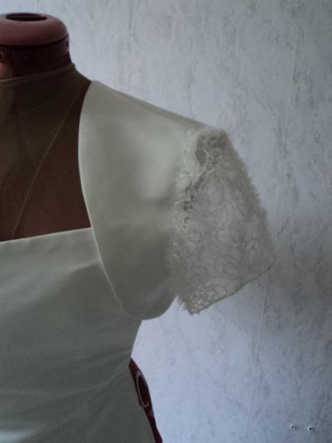 trouwjurk met bolero  mt 36, Kleding | Dames, Trouwkleding en Trouwaccessoires, Ophalen of Verzenden, Zo goed als nieuw, Overige kleuren