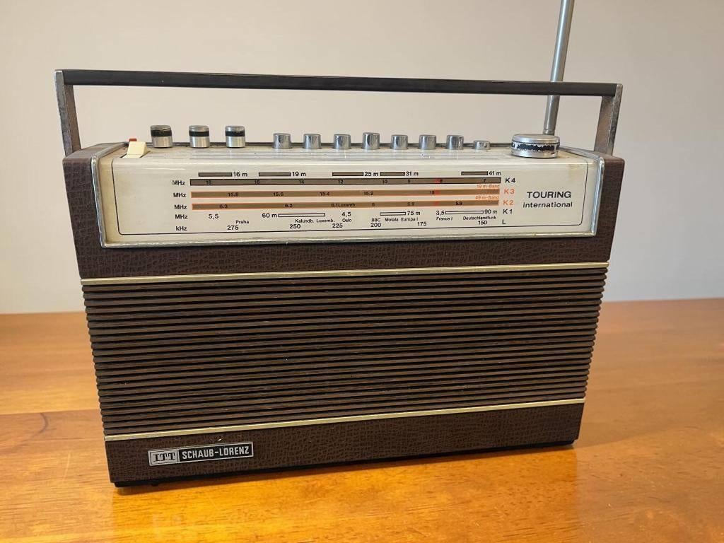 vintage draagbare radio ITT SCHAUB - LORENZ, Ophalen