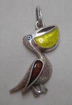 Zilveren vintage pelikaan hanger met emaillen nr.1708, Verzenden, Zo goed als nieuw, Zilver, Dier