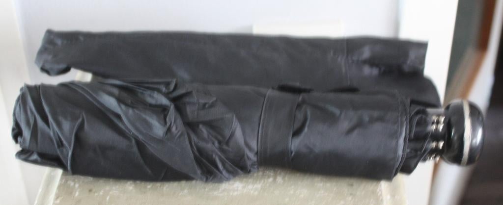 zwarte paraplu, Sieraden, Tassen en Uiterlijk, Paraplu's, Ophalen of Verzenden, Gebruikt, Zwart