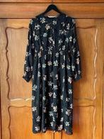 Zara jurk met bloemenprint, Ophalen of Verzenden, Zo goed als nieuw, Zwart, Onder de knie