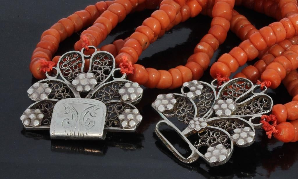 Bloedkoraal antieke armband groot zilveren slot fraai dames, Verzenden, Zilver, Armband, Met edelsteen