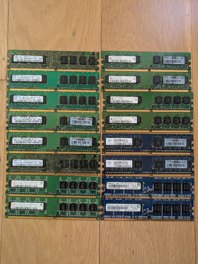 16 stuks 512MB 1R8 PC2 5300, Computers en Software, RAM geheugen, Gebruikt, 8 GB, Ophalen of Verzenden, DDR2