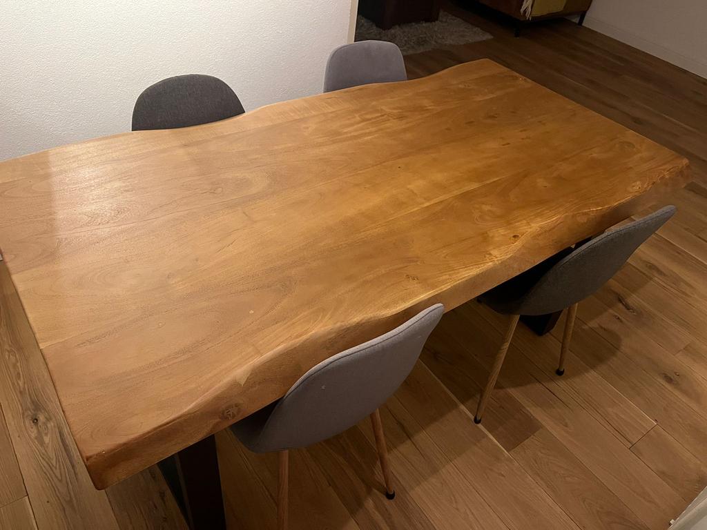 Massief houten eettafel met metalen onderstel, Huis en Inrichting, Tafels | Eettafels, Zo goed als nieuw, 150 tot 200 cm, Vier personen