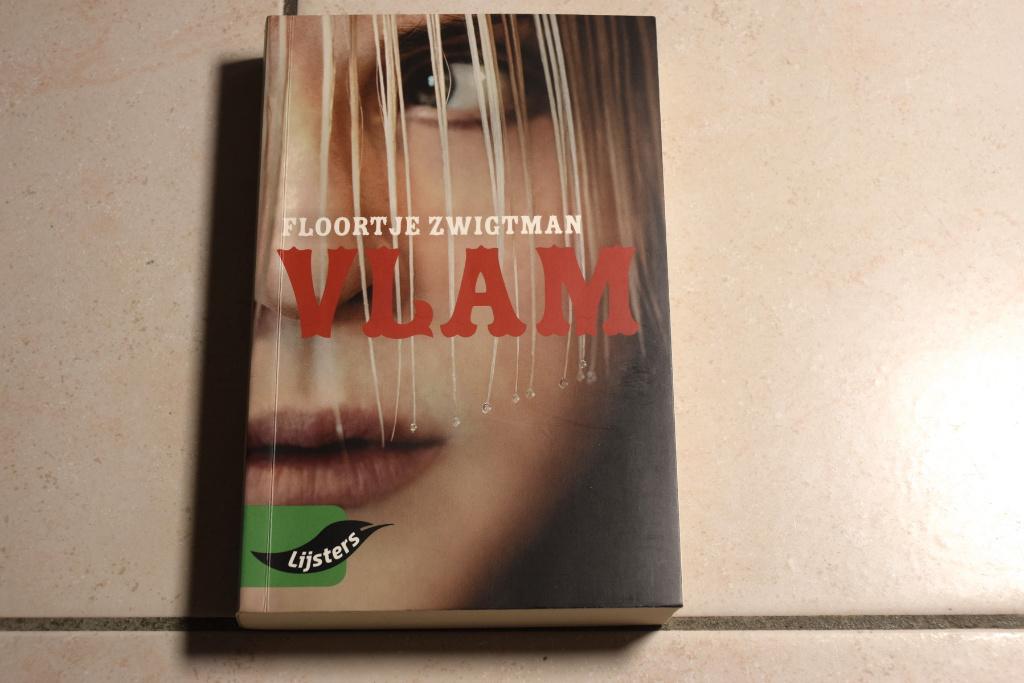 Jonge lijsters Vlam / Floortje Zwigtman     , Ophalen of Verzenden, Zo goed als nieuw, Fictie