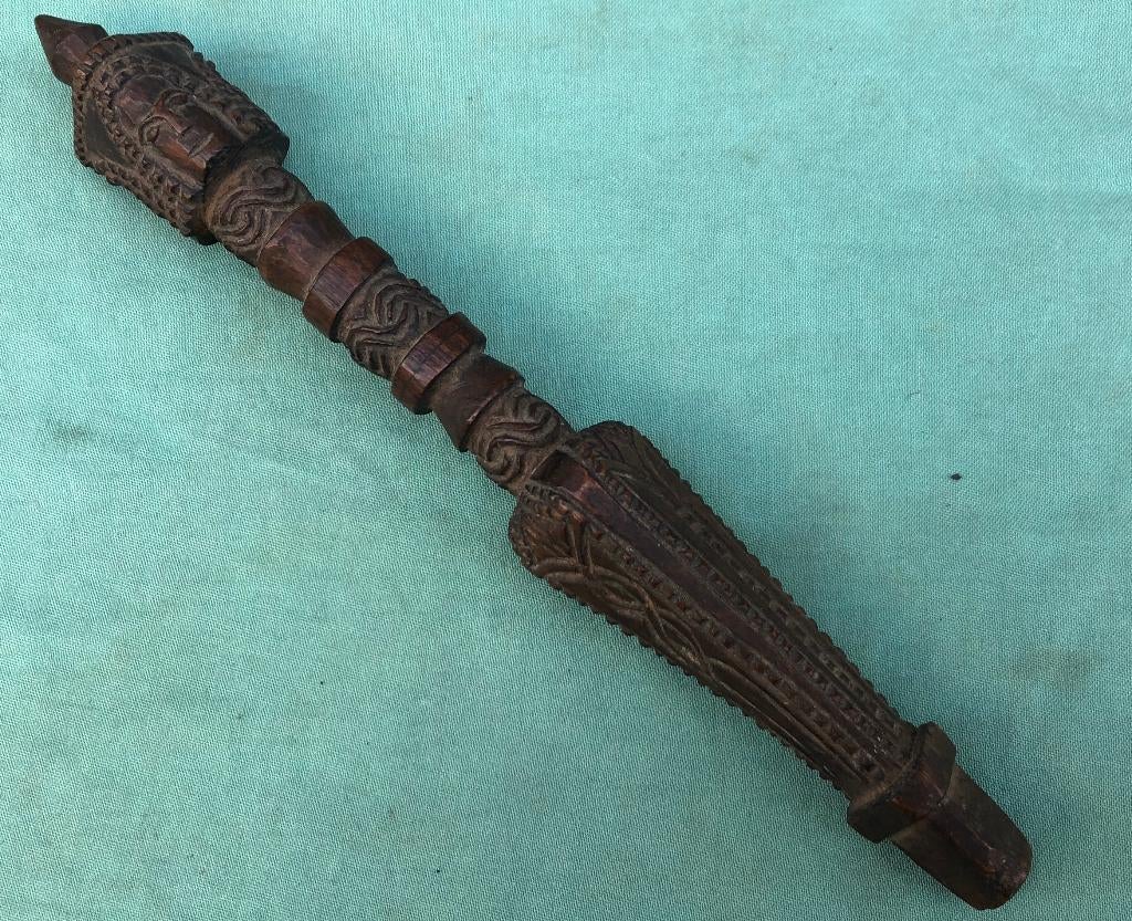 Oude houten Phurba uit Nepal of Tibet nummer 5, Ophalen of Verzenden