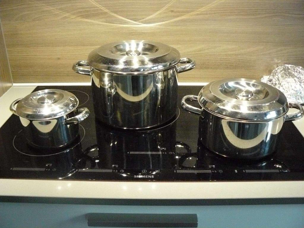 Nette set Sola Elite pannen., Huis en Inrichting, Keuken | Potten en Pannen, Ophalen of Verzenden, Zo goed als nieuw, Rvs, Pannenset