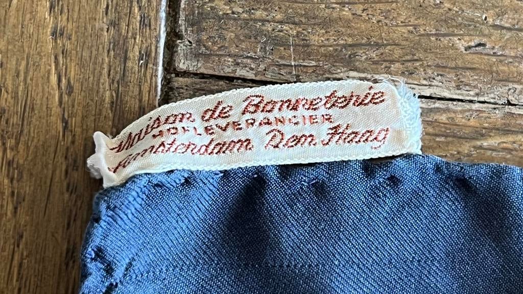 Zijde sjaal FLORIO, Kleding | Dames, Mutsen, Sjaals en Handschoenen, Ophalen of Verzenden, Gedragen, Maat 46/48 (XL) of groter