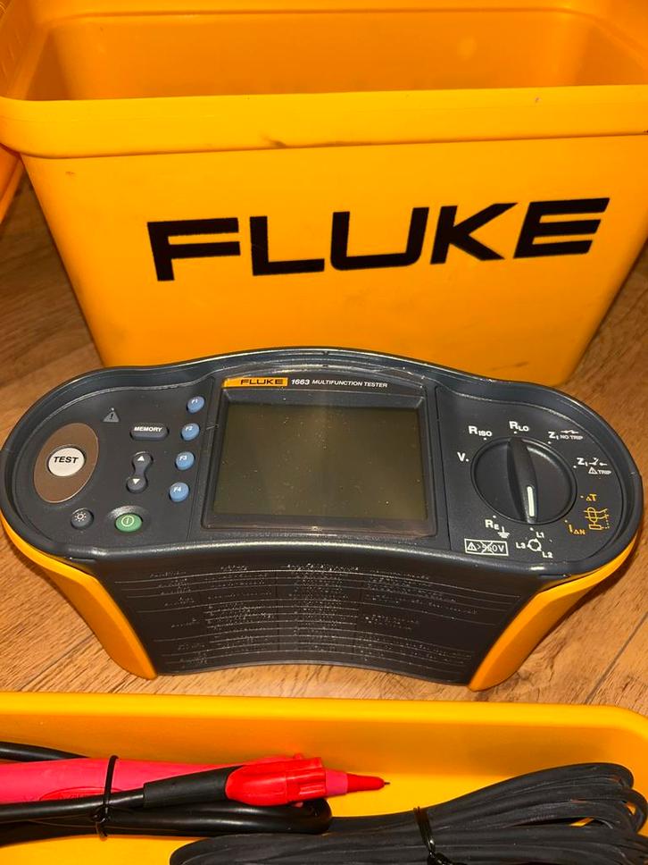 Fluke 1663 Multifunction Tester met accessoires ( Megger ), Doe-het-zelf en Verbouw, Meetapparatuur, Gebruikt, Multimeter, Ophalen of Verzenden