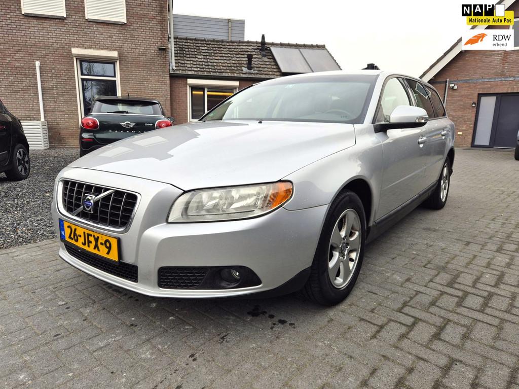 Volvo V70 2.0D Navi Clima Cruise Trekhaak Youngtimer, Auto's, Volvo, Voorwielaandrijving, 136 pk, Gebruikt, Zwart