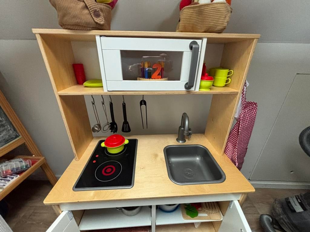 Ikea speelkeuken met toebehoren, Ophalen, Zo goed als nieuw