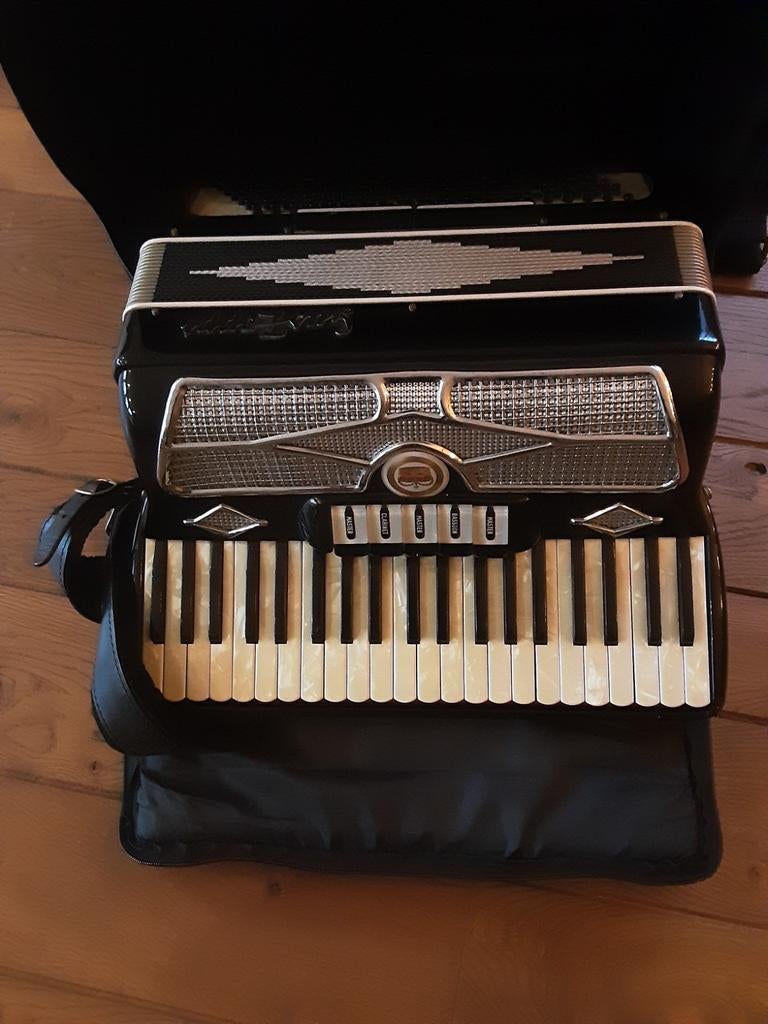 Guszoppi accordeon, Ophalen, Gebruikt, 120-bas, Overige merken