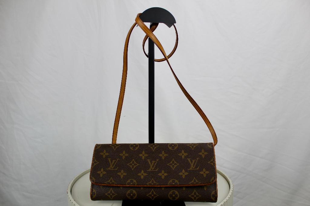 Louis Vuitton Pochette Twin GM - 1067, Gebruikt, Bruin, Schoudertasje, Ophalen of Verzenden