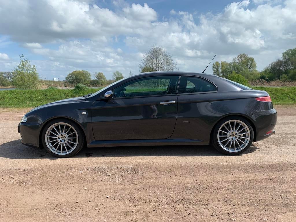 Alfa Romeo GT 2.0 JTS 2007 Grijs, Auto's, Alfa Romeo, Voorwielaandrijving, 1295 kg, 400 kg, Handgeschakeld