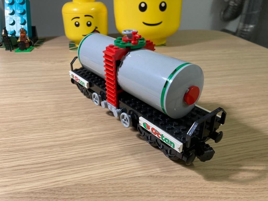 LEGO OCTAN tankwagon (MOC)., Ophalen of Verzenden, Zo goed als nieuw, Complete set, Lego