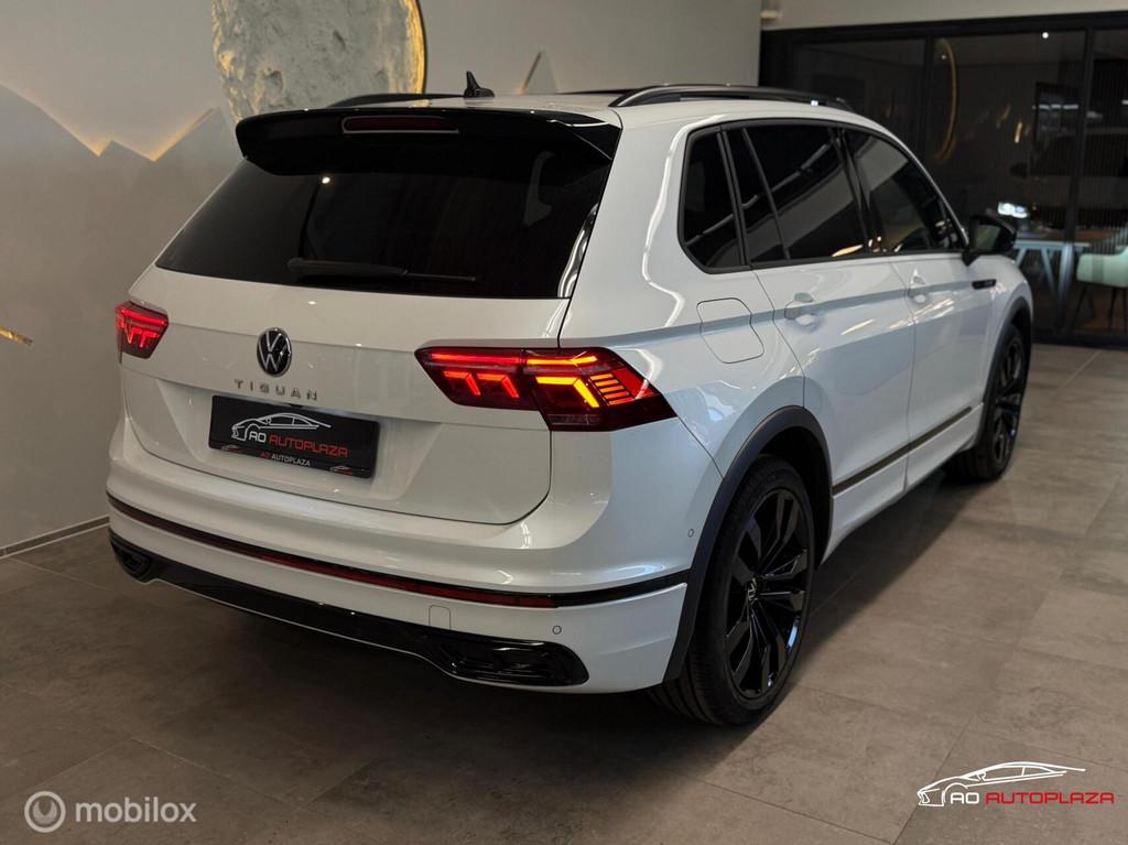 Volkswagen Tiguan 1.5 TSI 3x R-Line Panorama/Black Style/HUD, Auto's, Volkswagen, 15 km/l, 1498 cc, Zwart, 4 cilinders