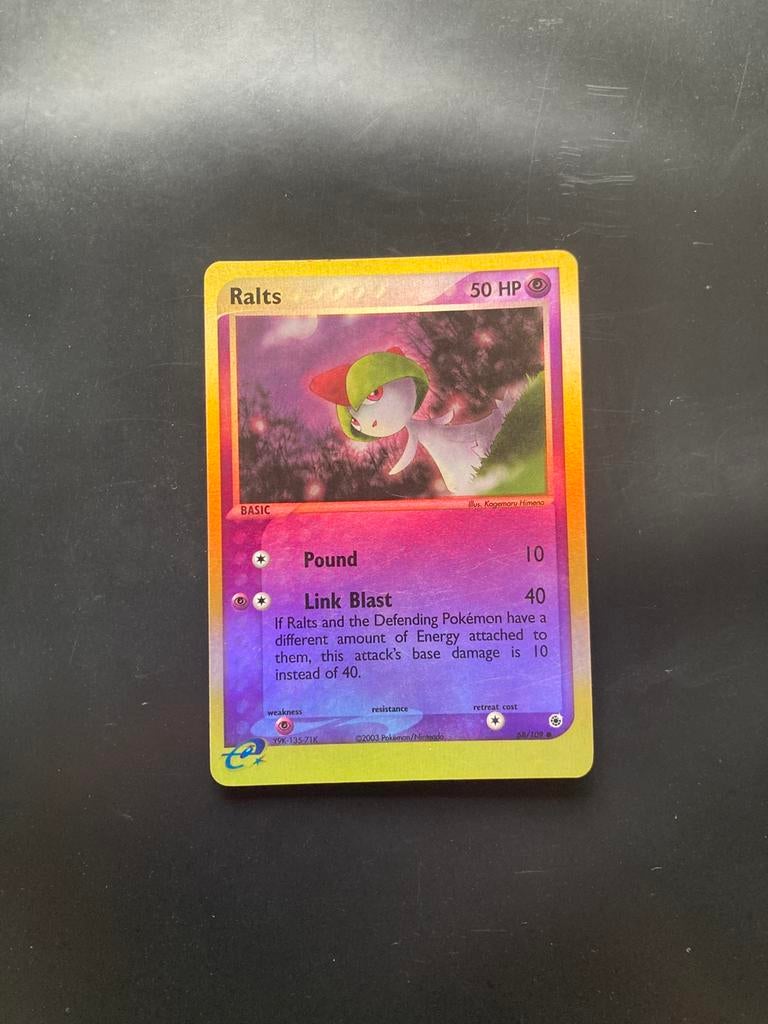 Pokemon kaart Ralts Reverse Holo, Ophalen of Verzenden, Zo goed als nieuw