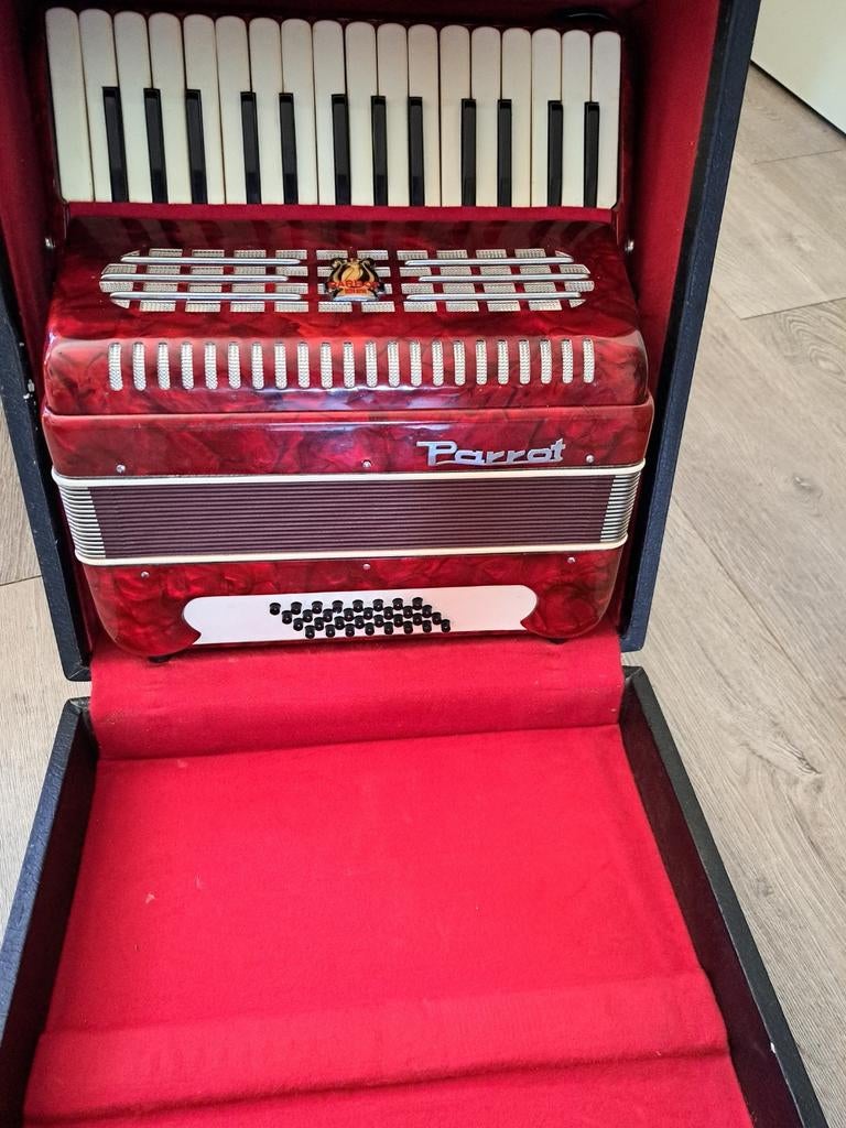 Accordeon  in nieuw  staat, Muziek en Instrumenten, Accordeons, Ophalen of Verzenden, Zo goed als nieuw, Overige merken