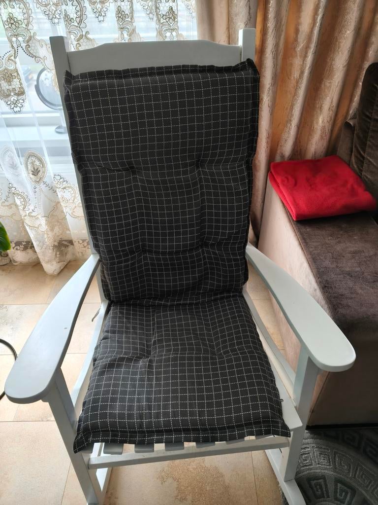 Witte schommelstoel met comfortabel kussen, Huis en Inrichting, Stoelen, Gebruikt, Klassiek, Comfortabel, Wit, Ophalen of Verzenden