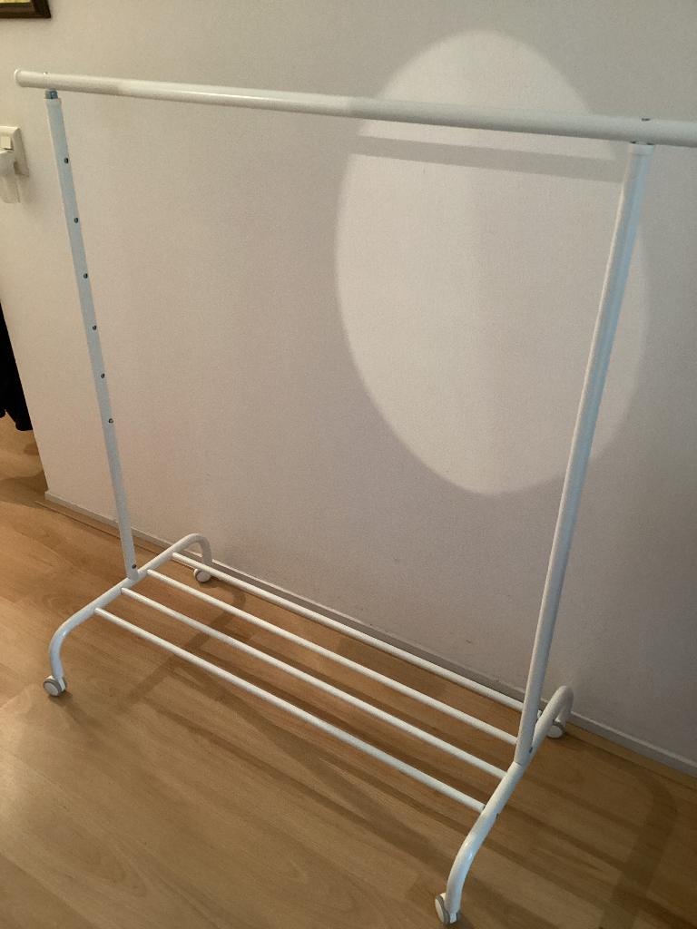 Kledingrek, Ophalen, Met wielen, Zo goed als nieuw