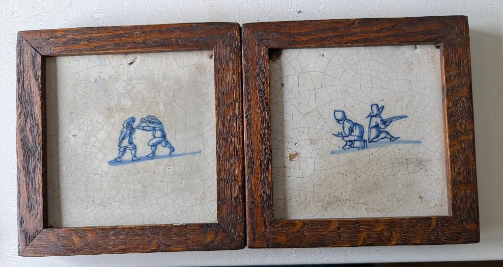 Tegels kinderspelen 2 stuks in lijst, Antiek en Kunst, Ophalen of Verzenden
